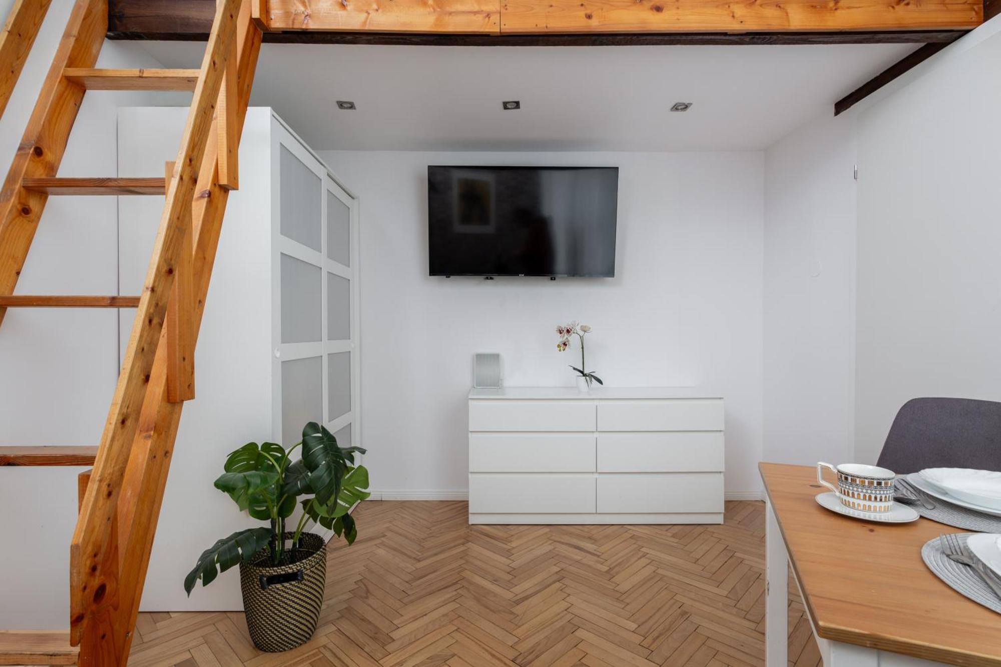 Butas The Loft Chmielna